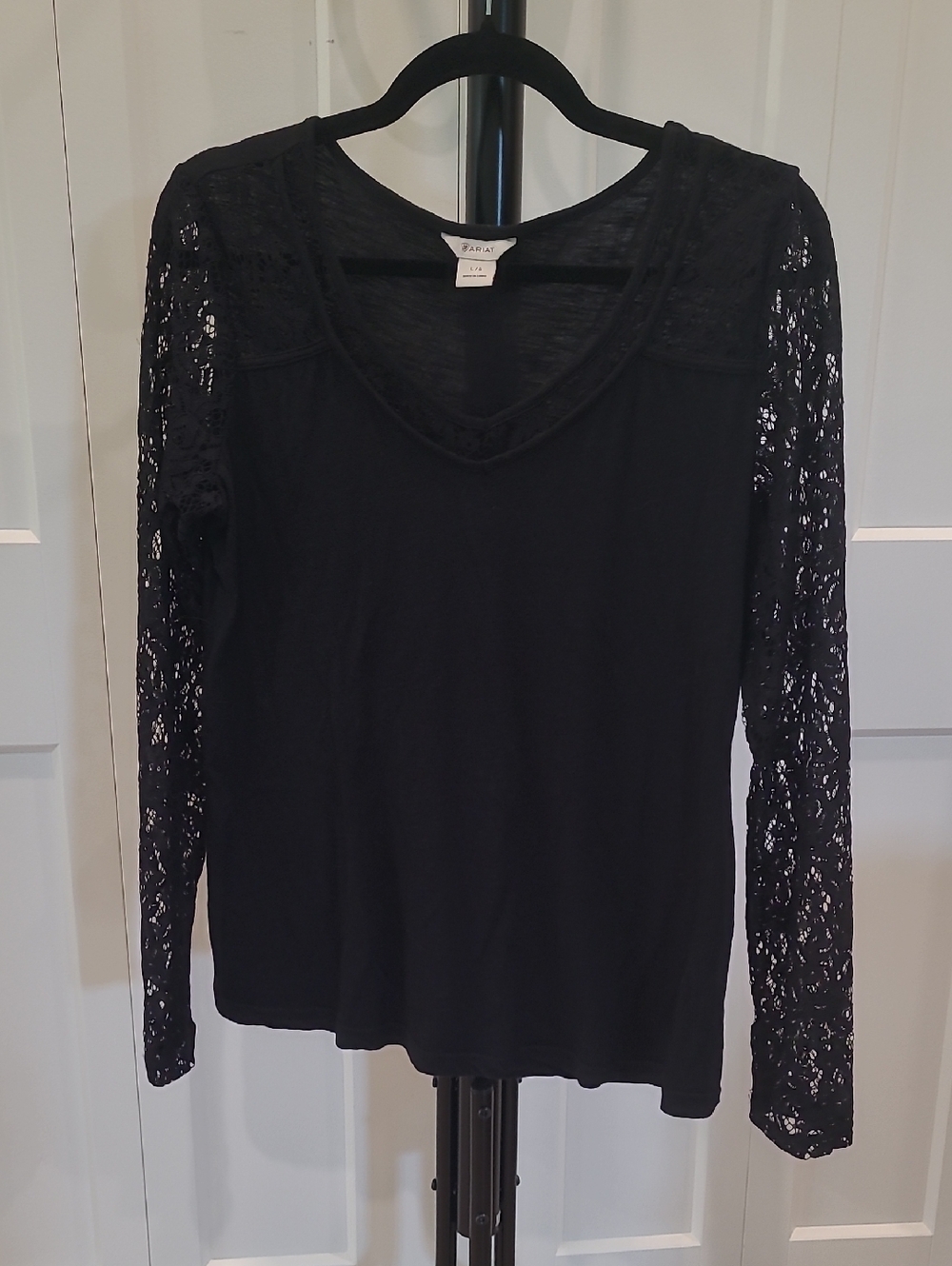 ARIAT Black Lace-Sleeve V-Neck Long Sleeve Top